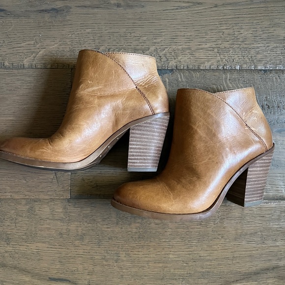 Lucky Brand Easa Leather Ankle Booties 5 - Picture 6 of 6